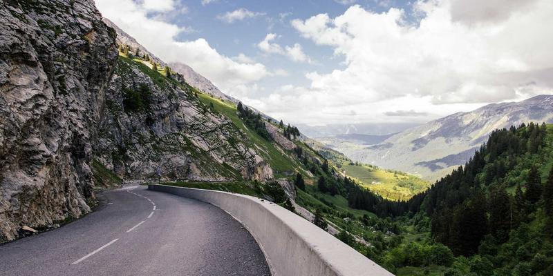 告别停机与积压:基于预测性维护的智能库存优化模型如何重塑制造业竞争力